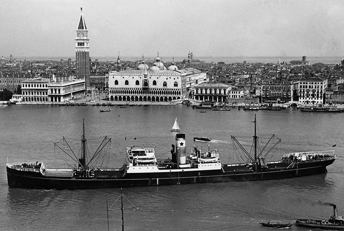 steamship-Kornat-in-Venice